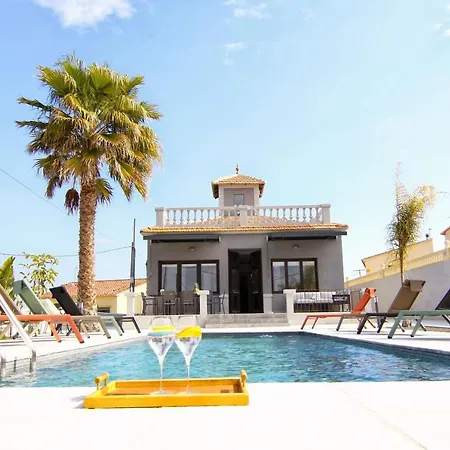 La Casa Gris Boutique Villa